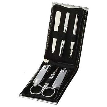 Minimalistická manikúra Black